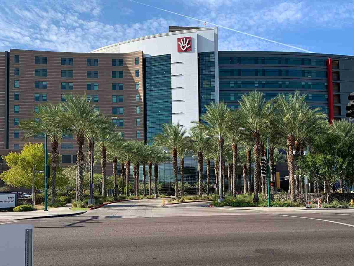 Phoenix Children's Hospital building for article 15 Top Major Employers and Businesses for newcomers moving to Phoenix.